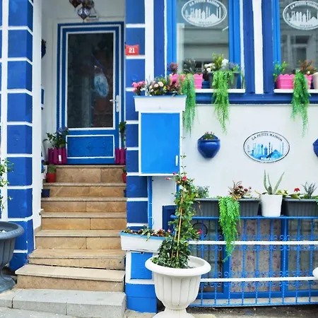 Отель Sultanahmet La Petite 3*