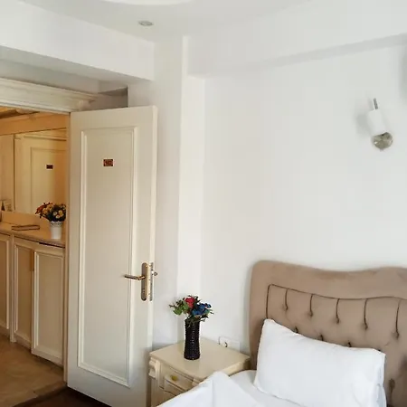 La Petite Maison מלון