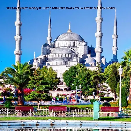 Sultanahmet La Petite Отель 3*