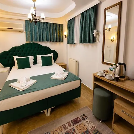 Отель Sultanahmet La Petite 3*