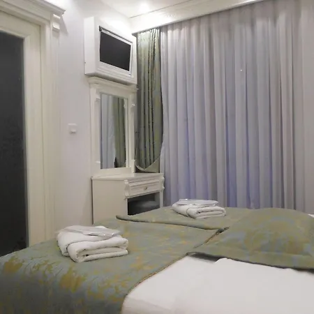 Отель Sultanahmet La Petite 3*