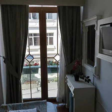 Отель La Petite Maison