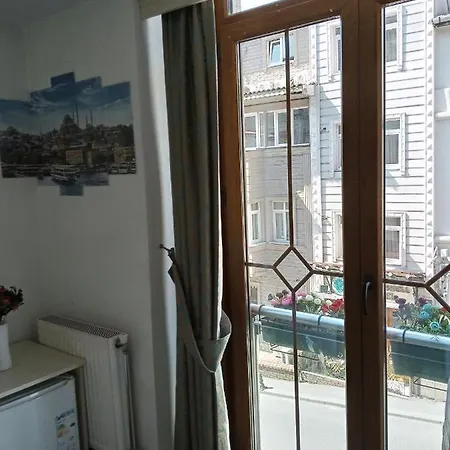 La Petite Maison 3* Стамбул