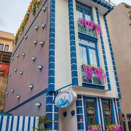 La Petite Maison 3* Стамбул