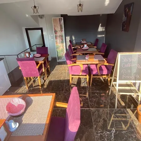 La Petite Maison 3* Стамбул