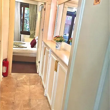La Petite Maison Отель Стамбул