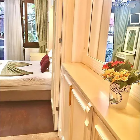 La Petite Maison 3*