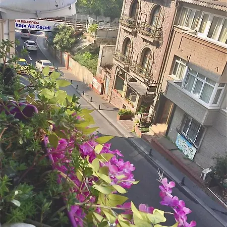 Отель La Petite Maison