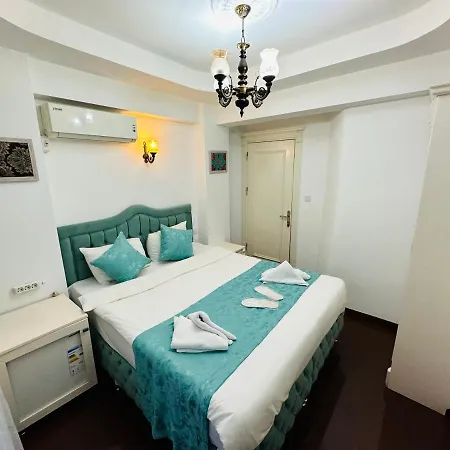 Отель La Petite Maison Стамбул