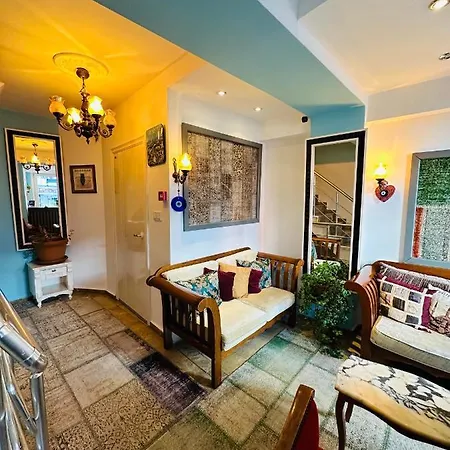 Отель La Petite Maison 3*