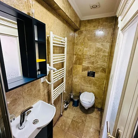La Petite Maison Hotel 3*