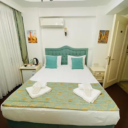 La Petite Maison Hotel 3*