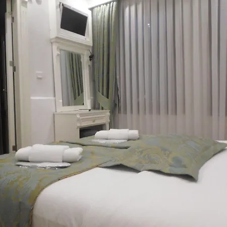 Отель La Petite Maison Стамбул